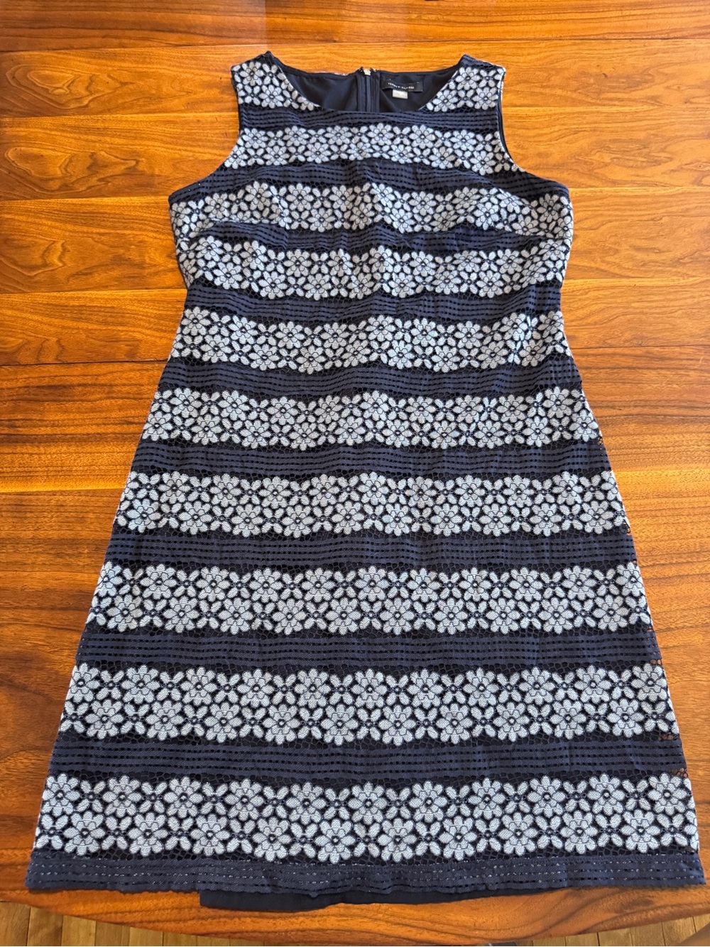 Tommy Hilfiger Blue Lace Stripe Lined Fitted Sleeveless Dress EUC 12 Super Cute